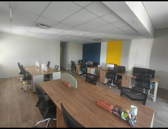 183M² OFFICE TO LET IN CHARTWELL